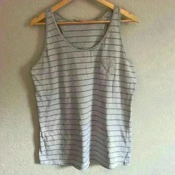 Under Armour Grey Striped Tank Women's XL - Picture 1 of 4